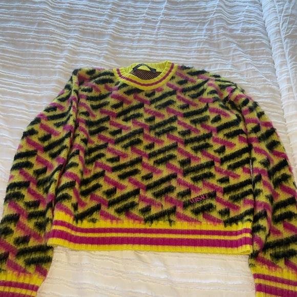 Versace sweater. Excellent condition. - Picture 2 of 6